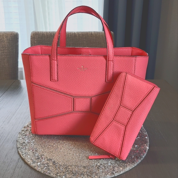 Kate Spade Tote and Wallet Set - Like New - Picture 5 of 16